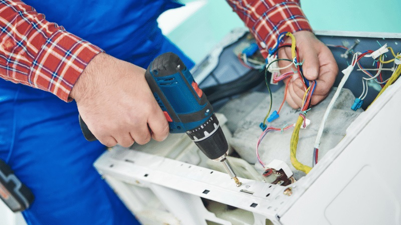 Avcılar ECA ECA çamaşır makinesi kart tamiri – Su almama arızası orijinal parça ile giderildi. - Teknik servis örneği